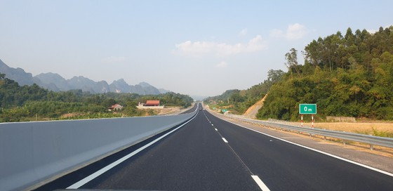Thông tuyến cao tốc mới, hành trình Lạng Sơn - Hà Nội chỉ hơn 2 tiếng